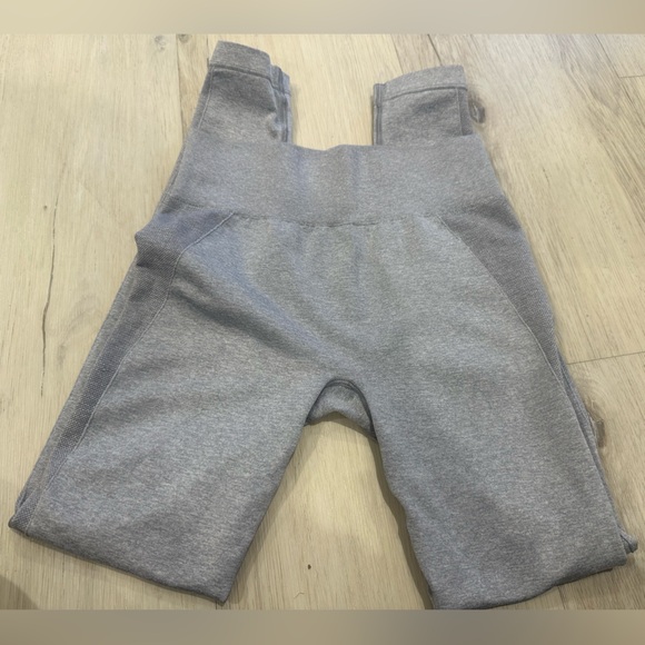 Gymshark Flex Leggings Grey - Picture 3 of 3